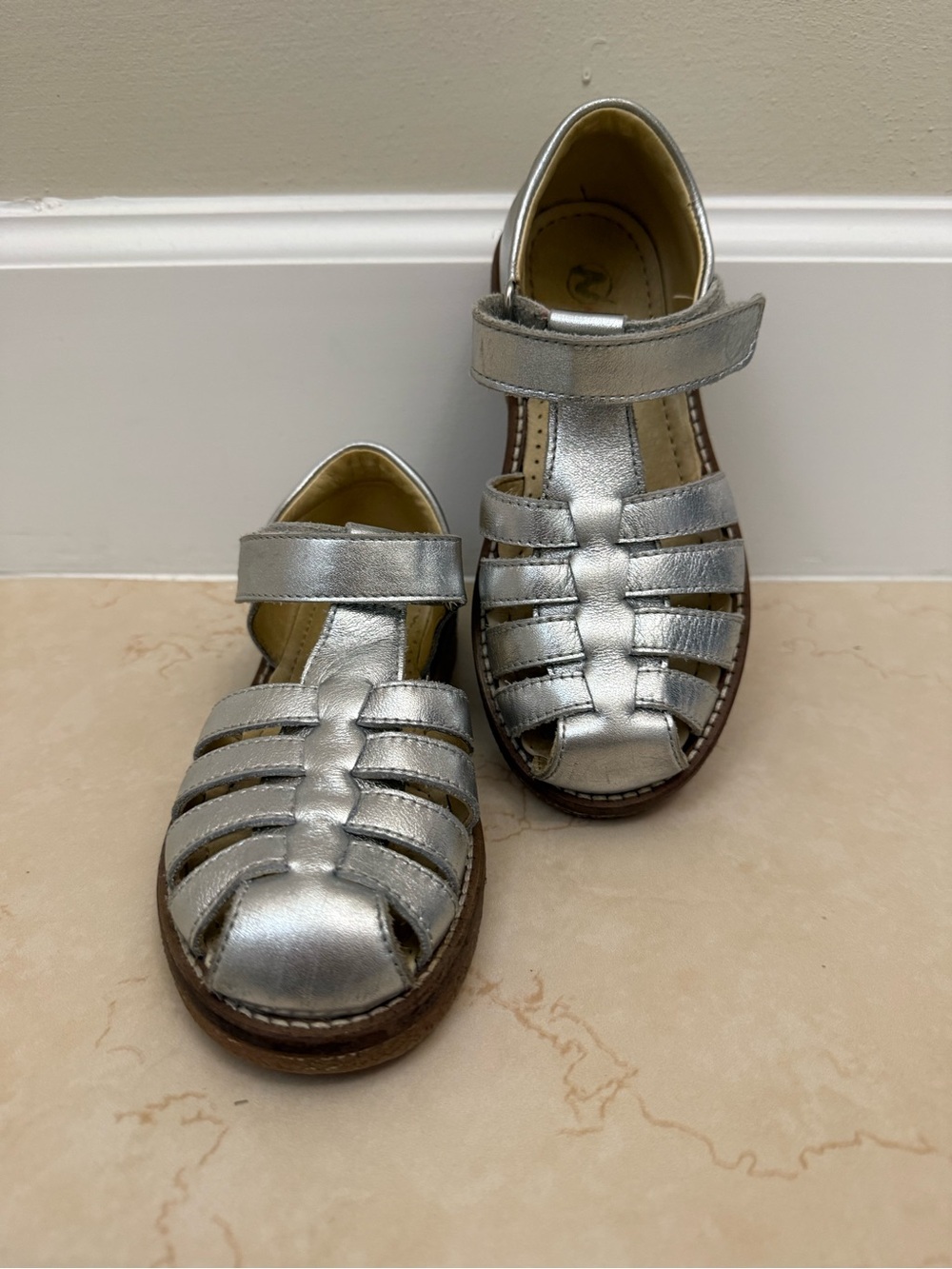 Naturino Silver Fisherman Sandals - girls size 11